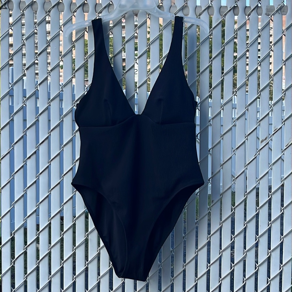 H&M one piece swimsuit size L